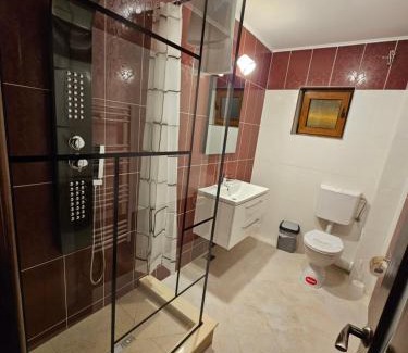 Busteni House | Caprioara Room's