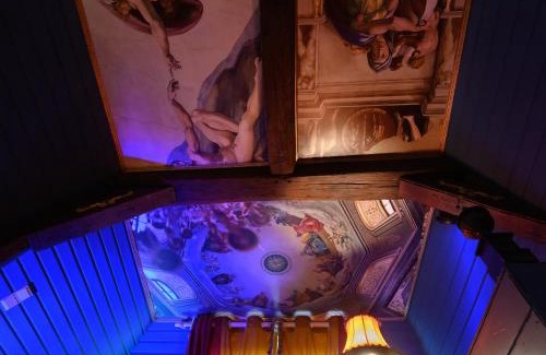 Mons Apartment | Capsule baroque
