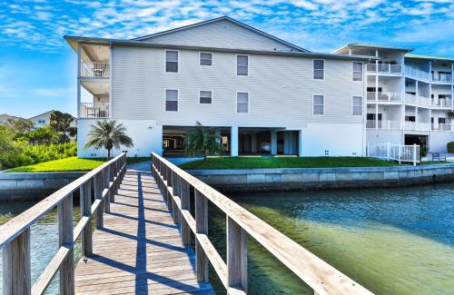 Indian Shores Apartment | Captain Coves #102