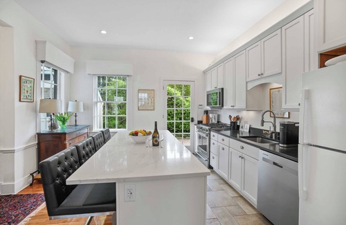 Edgartown House | Captain Morse House Luxury - In Town, Walk to Waterfront, Beach, Pets, 5 stars