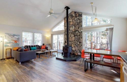 Serene Lakes House | Captain's Cabin