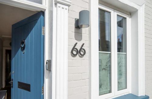 Cowes House | Captain's Cottage - Central West Cowes - Spacious, entire 1-bed home