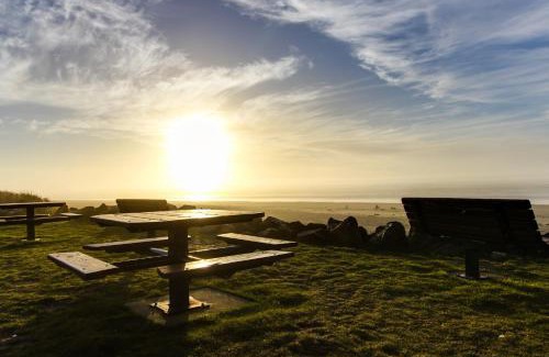 Rockaway Beach House | Captain's Cottage