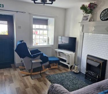 Newcastle House | Captain's Cottage, Widows Row, Newcastle