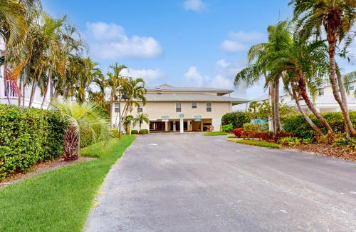 Indian Shores Apartment | Captain's Cove 304