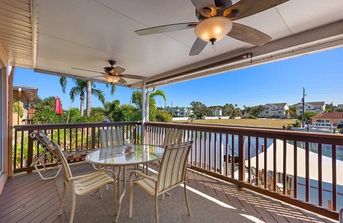Dunedin Condo | Captain's Quarters - Capt. Nemo Unit - FREE BOAT with Rental!