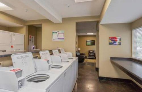 North Capitol Apartment | Captain's Quarters Riverfront #1