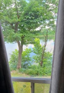 North Capitol Apartment | Captain's Quarters Riverfront #2