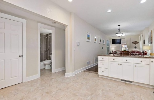 North Kansas City House | Captain's Quarters 4 Bedrooms