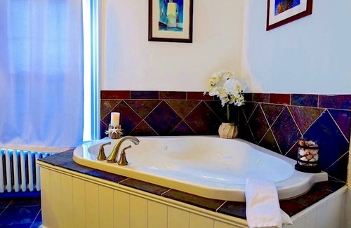 Boothbay Harbor Bed & Breakfast | Captain Sawyer's Bed & Breakfast