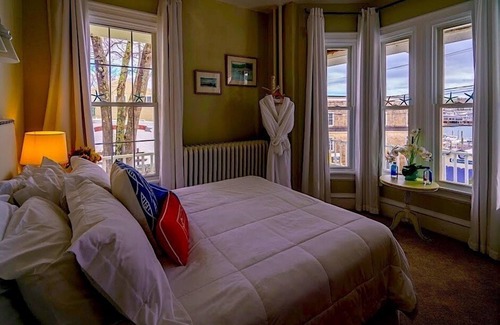 Boothbay Harbor Bed & Breakfast | Captain Sawyer's Bed & Breakfast