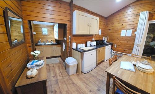 Mynytho Ski Chalet | Captain’s Cabin