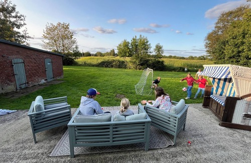 Steinbergkirche House | Captains Lodge - Badewanne, Dusche, Terrasse, Grill, Abgelegen und Strandnah