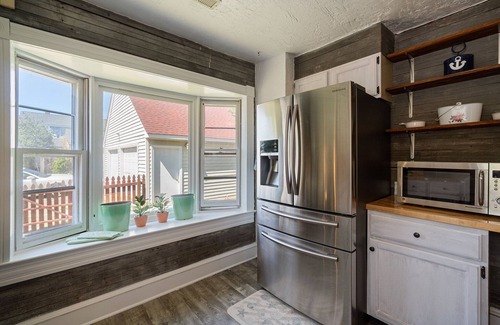 Willoughby Spit House | Captains Quarters By The Bay 3 Bedroom Cottage by RedAwning