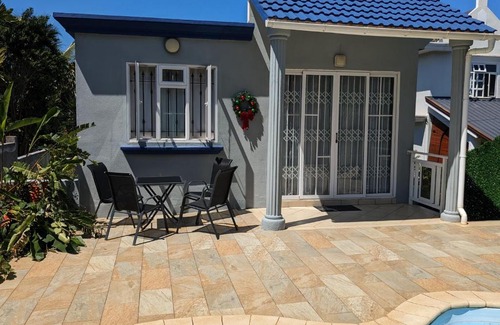 Flic-en-Flac Apartment | Captains Quarters Poolside Villa