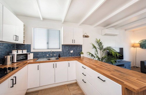 Lancelin House | Captains Retreat - Coastal Vibe