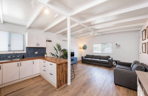 Lancelin House | Captains Retreat - Coastal Vibe