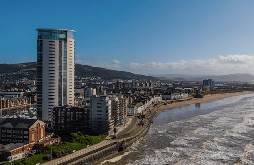 Castle Apartment | Captivating 1-bed Apartment in Swansea