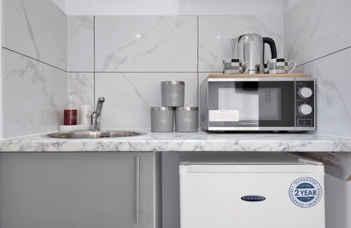 London Borough of Hounslow Apartment | Captivating 1-bed Studio in Feltham