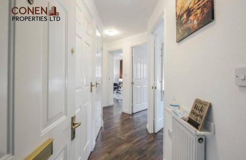 West Thurrock Apartment | Captivating 2-Bed Apartment in Grays