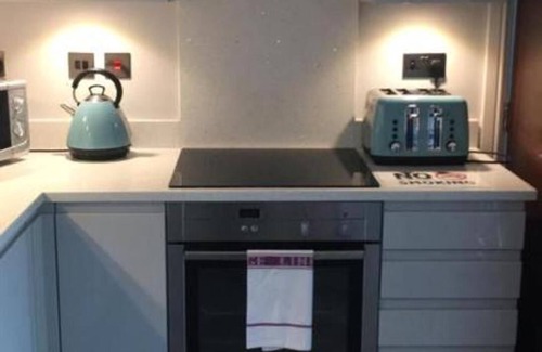 Brentwood Apartment | Captivating 2-bed Apartment in Brentwood