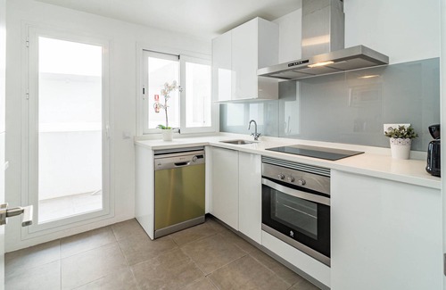 Nueva Andalucia Apartment | Captivating 2 Bedroom Apartment in popular Nueva Andalucia close to Centro Plaza