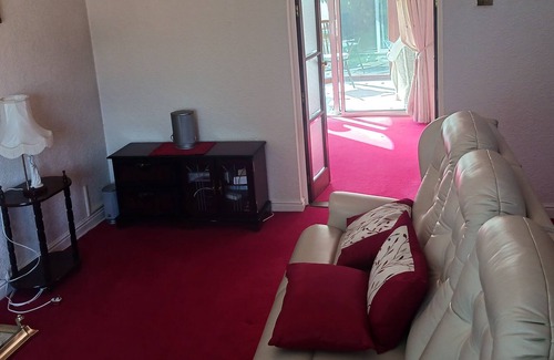 St Helens House | Captivating 3-Bed House in Saint Helens