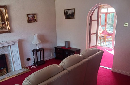St Helens House | Captivating 3-Bed House in Saint Helens