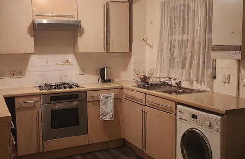 Erith House | Captivating 3-Bed House in Kent