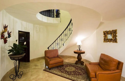 Los Cabos Villa | Captivating 3BR Villa with Pool Sleeps 10 Guest in Cabo