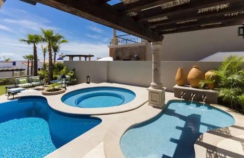 Los Cabos Villa | Captivating 3BR Villa with Pool Sleeps 10 Guest in Cabo