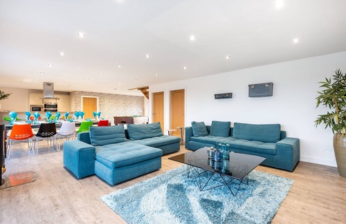 Lincoln Cabin | Captivating 4-bed House in Lincoln