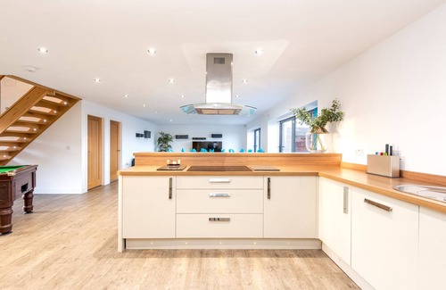 Lincoln Cabin | Captivating 4-bed House in Lincoln