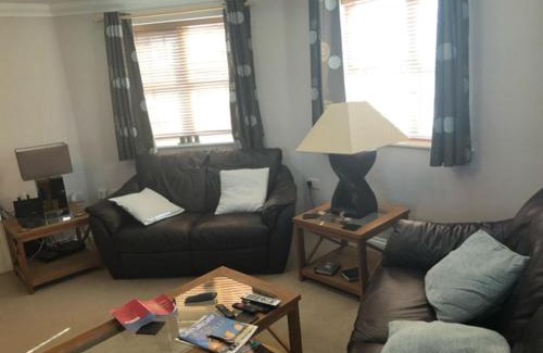 Copthorne Apartment | Captivating Apartment in Copthorne near Gatwick