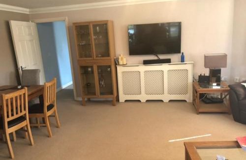 Copthorne Apartment | Captivating Apartment in Copthorne near Gatwick