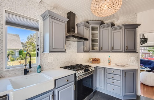 Village of La Jolla Cottage | Captivating Cottage at the Cove