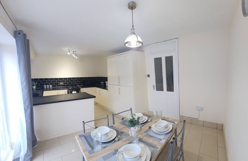 Newcastle-upon-Tyne House | Captivating 3-bed House in Newcastle Upon Tyne