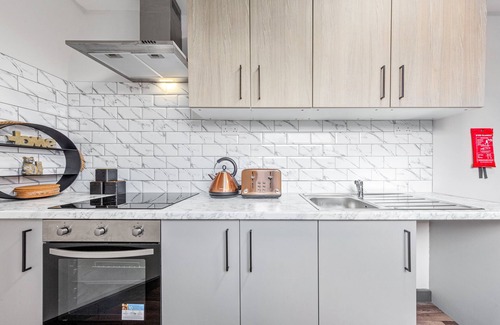 Crystal Palace Apartment | Captivating Serviced Room Sydenham London Se26