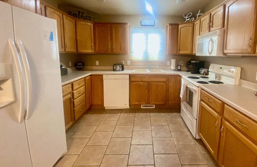 Sioux Falls House | *Captivating Twin Home on quiet street close to lots of attractions*