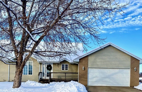 Sioux Falls House | *Captivating Twin Home on quiet street close to lots of attractions*