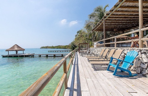 Rosario Islands Villa | Car055 - Beautiful beach house in Islas del Rosario