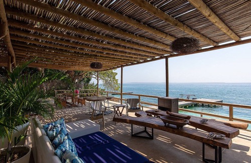 Rosario Islands Villa | Car055 - Beautiful beach house in Islas del Rosario