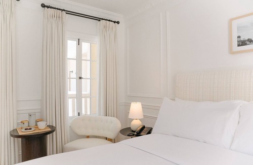 Los Angeles Hotel | Cara