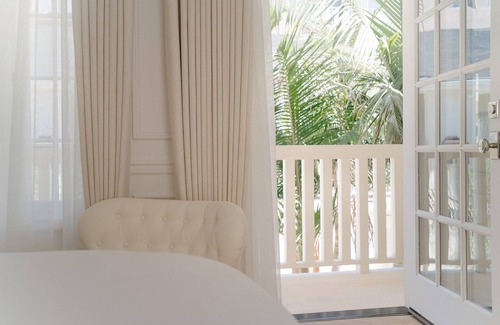 Los Angeles Hotel | Cara