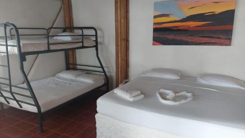 Tonsupa House | Caramba Hospedaje