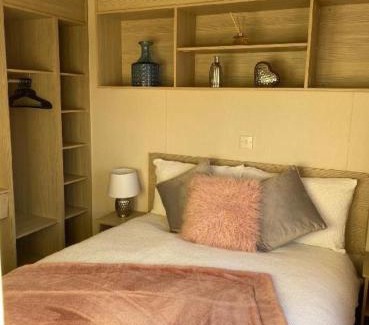 Kinmel Bay Other | Caravan - 3 Bedrooms, Sleeps 8