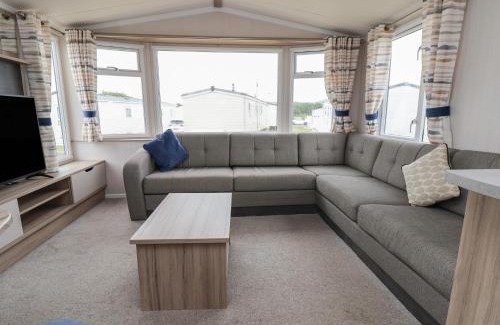 Towyn House | Caravan B8