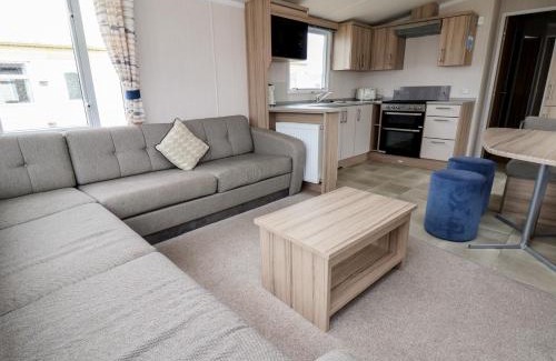 Towyn House | Caravan B8