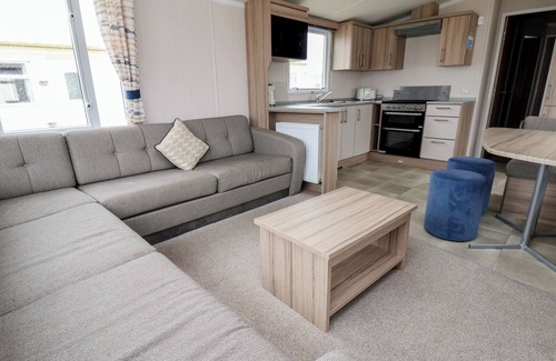 Towyn Cottage | CARAVAN B8, pet friendly, country holiday cottage, with pool in Towyn