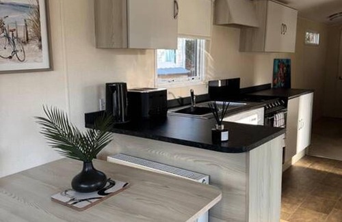 Rhyl Cabin | Caravan Emma 2 Bed Robin Hood